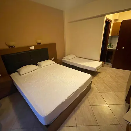 Stefania 2 スカラ・ポタミアス